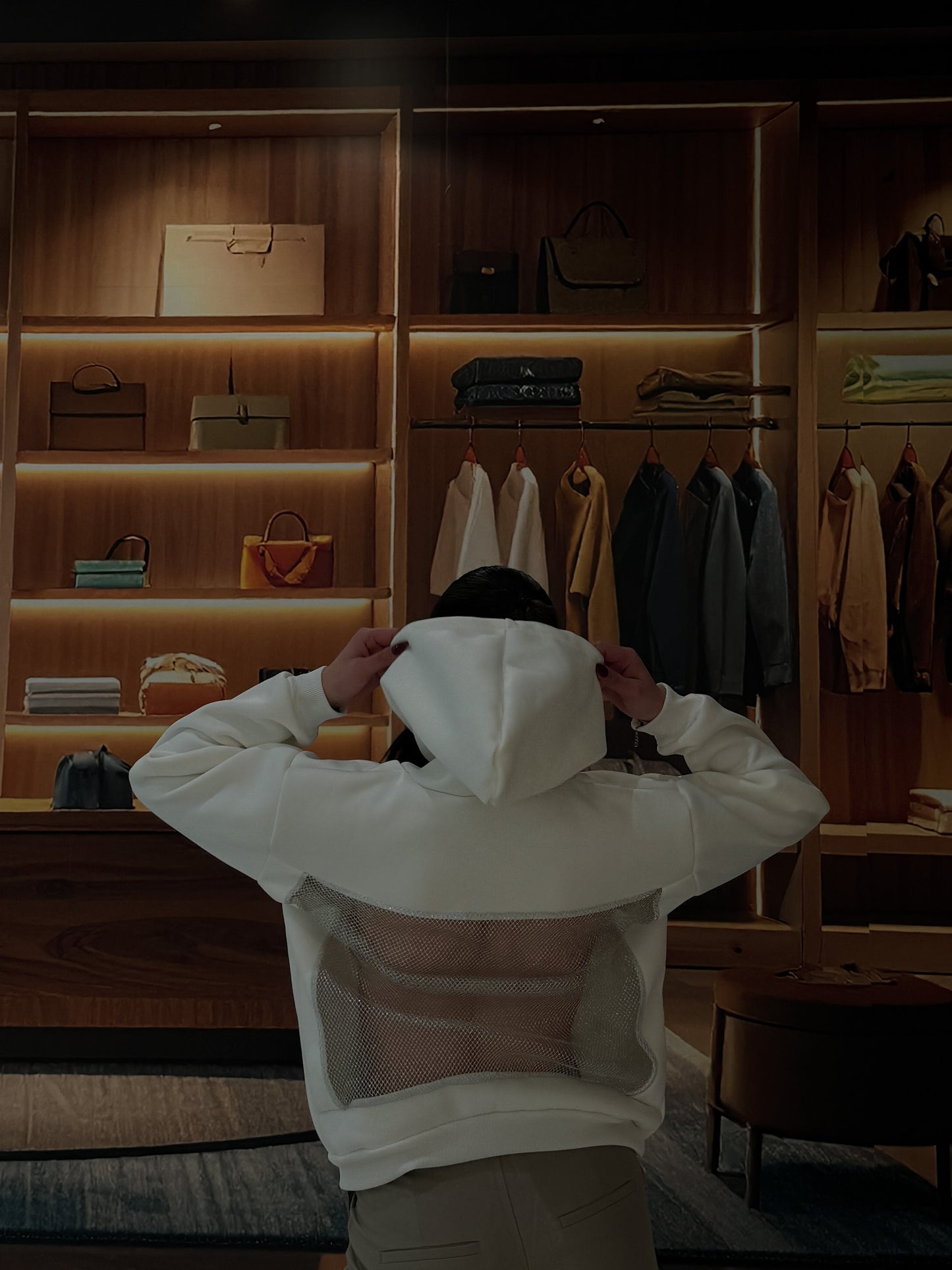 Sweat à capuche dos nu