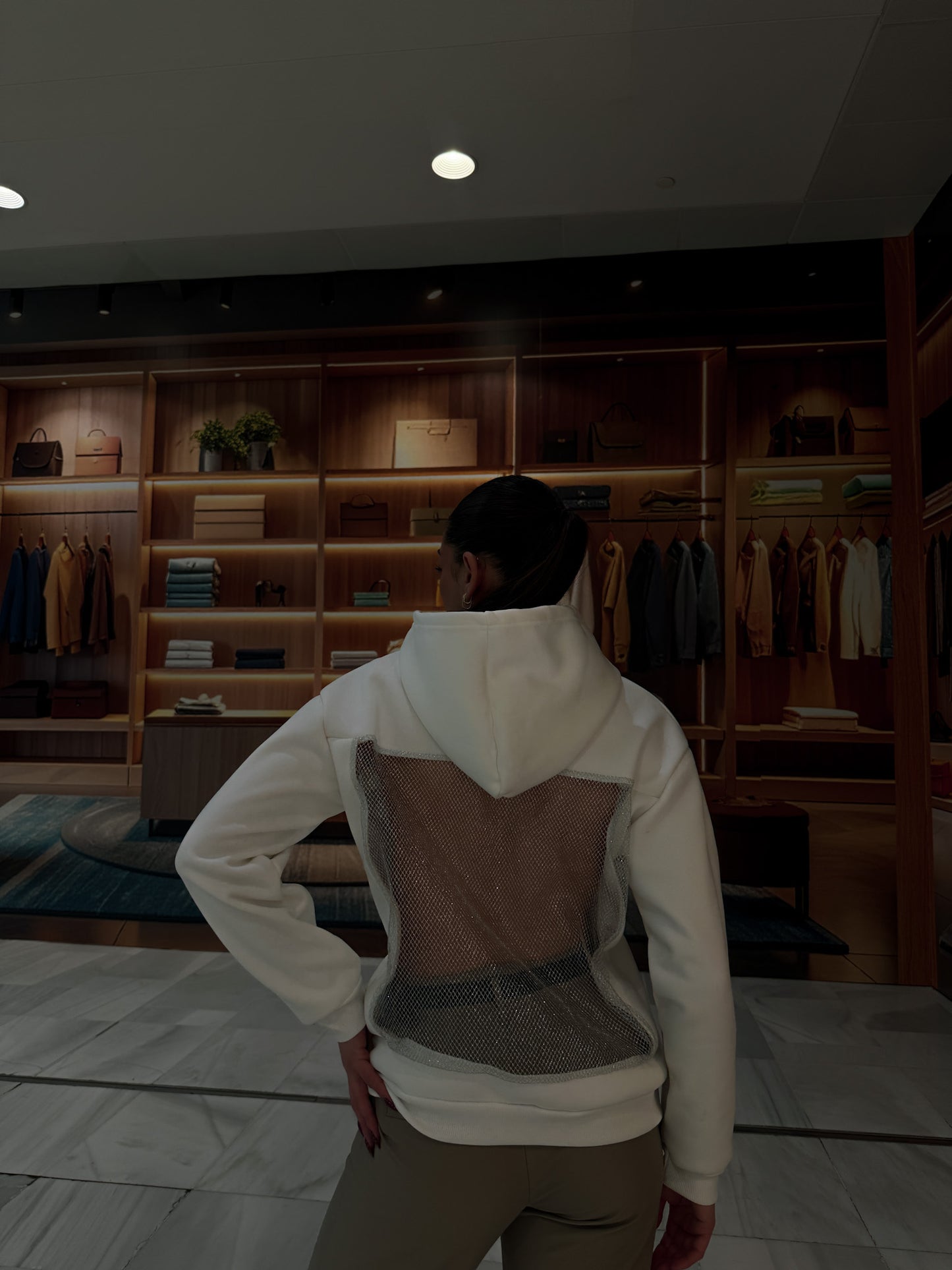 Sweat à capuche dos nu