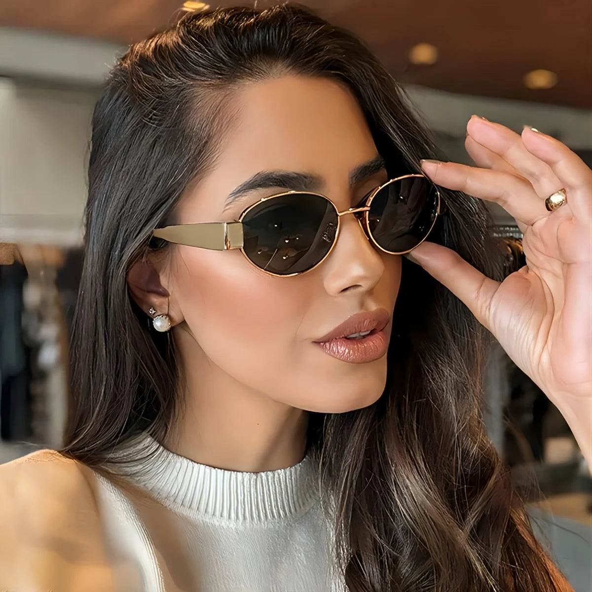 Lunette de soleil dorée chic et minimaliste ( 2 coloris )